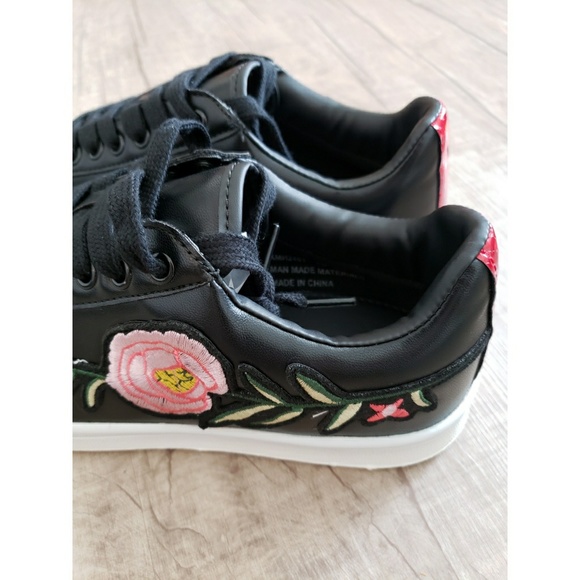 Last Pair!! Size 11 - Picture 4 of 6